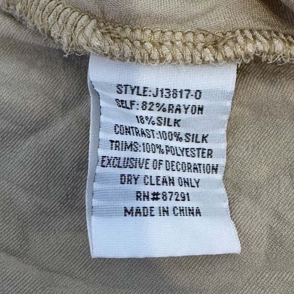 Johnny Was Velvet Embroidered Whimsigoth Boho Tunic Top Floral Women’s Size M - Picture 6 of 6